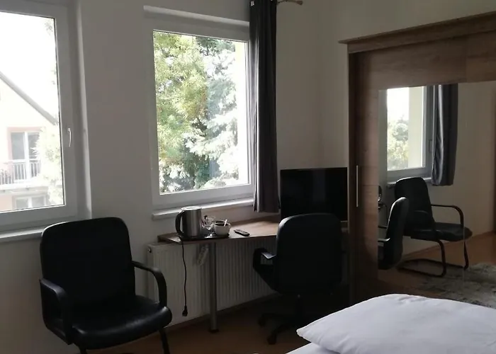 Rezident Consult S.r.o. Penzión pre hostí 3*