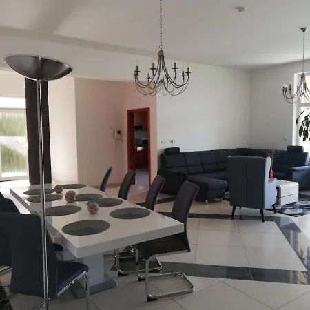 Rezident Consult S.r.o. Pensionat